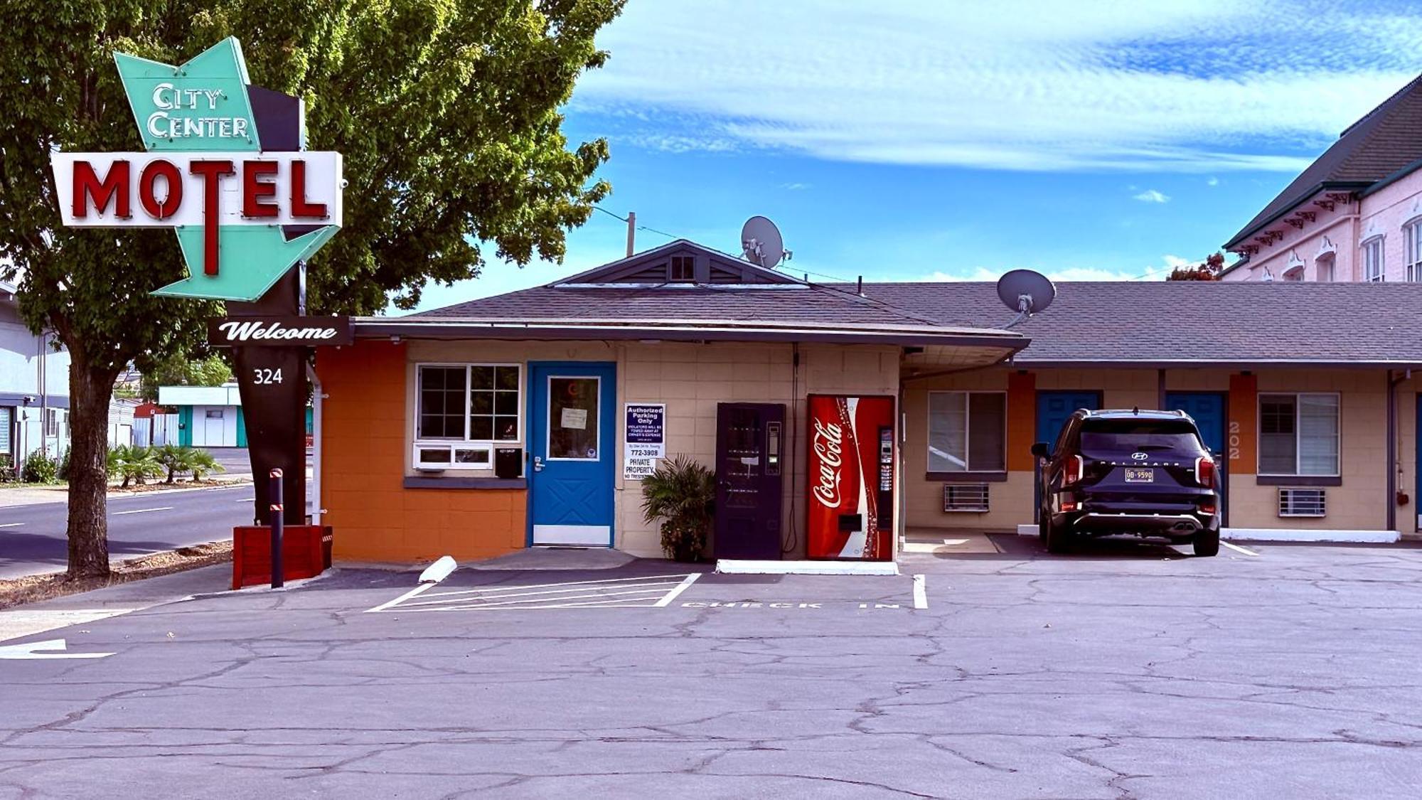 מדפורד City Center Motel מראה חיצוני תמונה