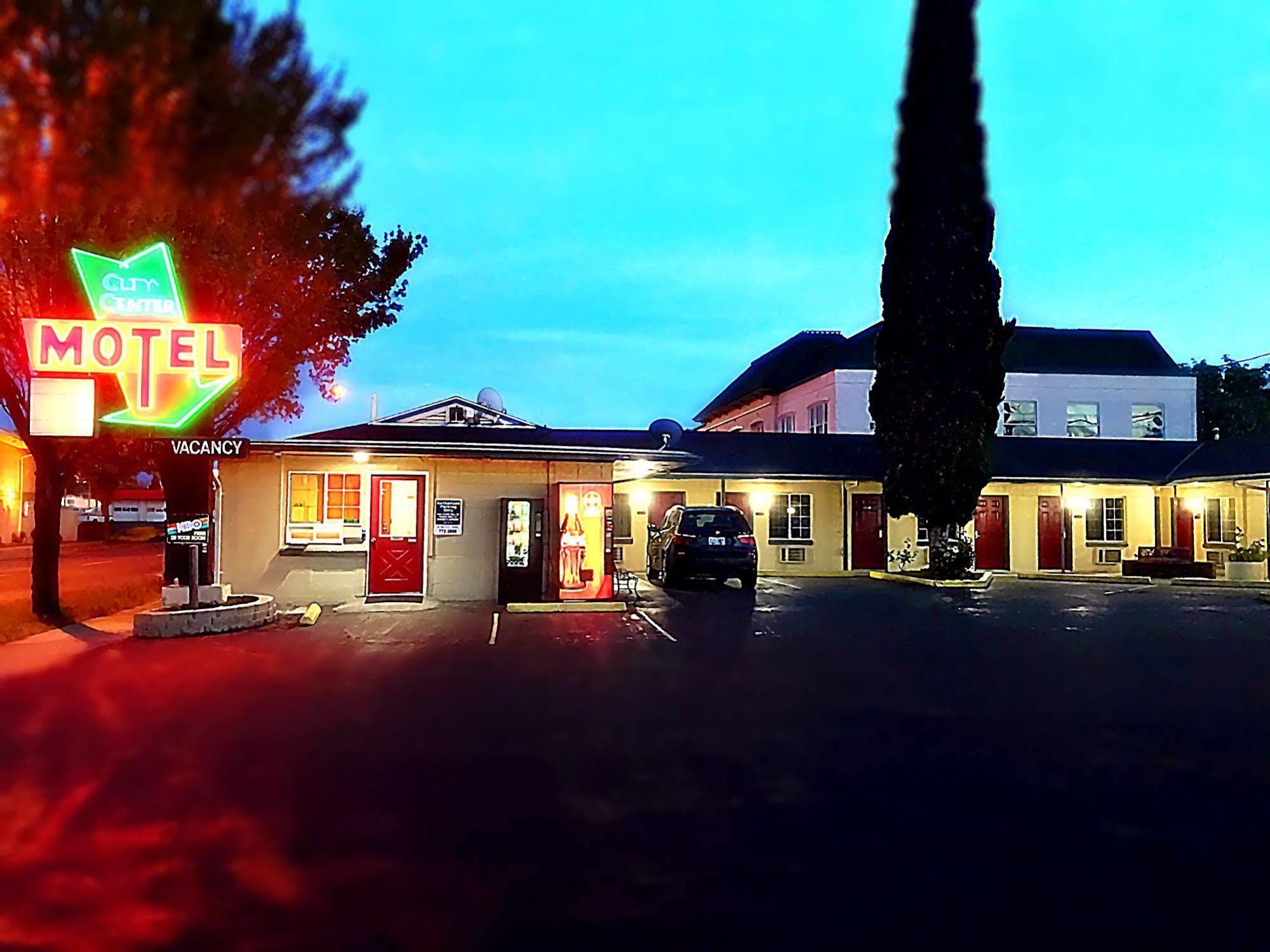 מדפורד City Center Motel מראה חיצוני תמונה